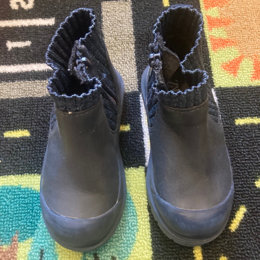ZARA Light Rain Boots
